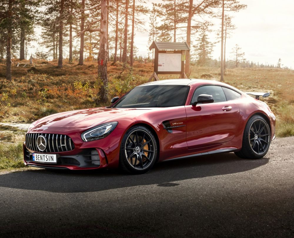 Nat&uuml;rliche Eleganz in Rot - Erobere die Stra&szlig;en und die Natur!